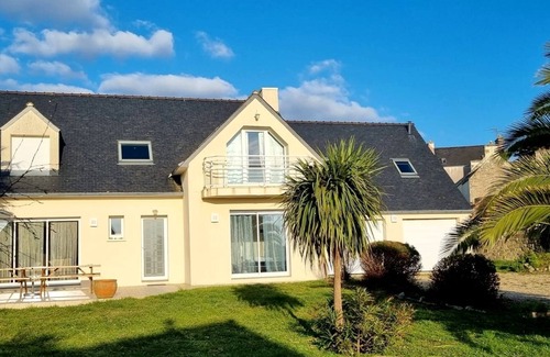Poulgoazec House | Les Goélands, large family home 400 m from the ocean - 10 to 11 people