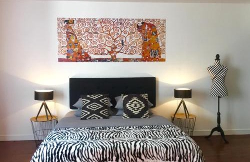 Verteuil-sur-Charente Bed & Breakfast | Les Halles Chambre D'hôtes