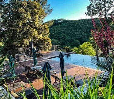 Saint-Jean-du-Pin House | "Les Hauts du Marquet" - Meublé de tourisme 5 Etoiles - Gîte de groupe 15 Personnes en Cévennes - Piscine à débordement - Balnéo - Sauna - Nature