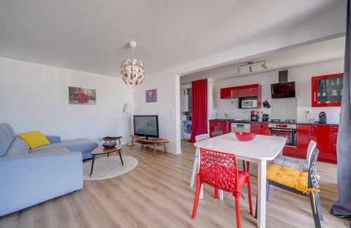 Bassins a Flot Apartment | Les Hauts St Louis - Appt confortable avec terrasse