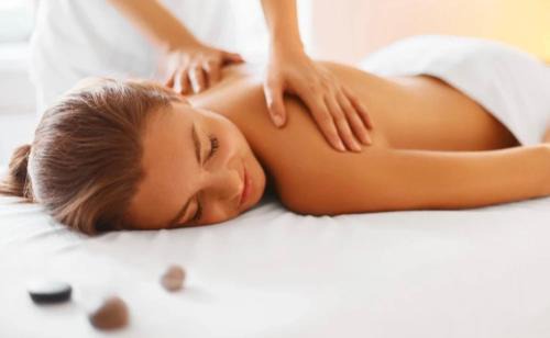 Nyons Bed & Breakfast | Les Horizons - SPA-JACUZZI - MASSAGE- SAUNA - 4 SAISONS - Piscine chauffée Toute l'année - 800m centre ville Nyons