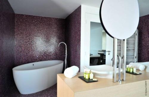 Trizay Hotel | Les Jardins du Lac