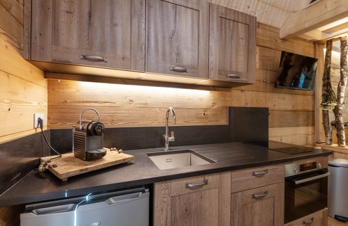 Barbey-Seroux Cabin | Les Jolis Chalets: Magnificent lodge with swimming pool and jacuzzi