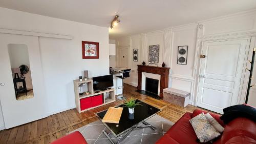 Vannes Apartment | LES LICES, T2 de caractère en plein centre historique