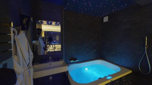 Rouen City Centre Apartment | Les Mille et une Nuits