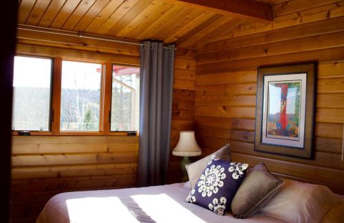 Sainte-Marguerite-du-Lac-Masson Bed & Breakfast | Les Oursons Bed and Breakfast