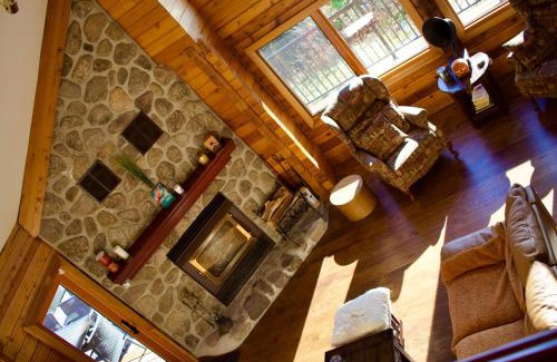 Sainte-Marguerite-du-Lac-Masson Bed & Breakfast | Les Oursons Bed and Breakfast