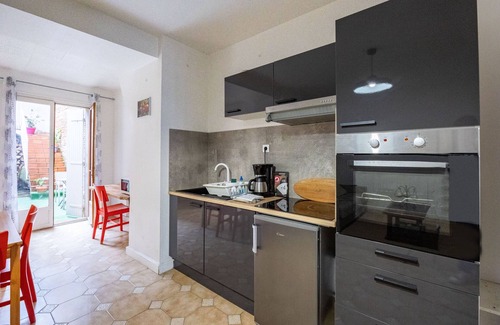 Villemur-sur-Tarn Apartment | Les Platanes - One Bedroom Apartment, Sleeps 4
