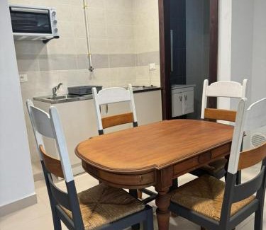 Sfax Apartment | Les portes grisées