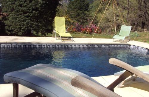 Saint-Etienne-de-Gourgas Bed & Breakfast | Les Rochers
