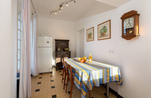 Saint-Jacut-de-la-Mer Villa | Les Rochettes. Charming 3* villa with large garden.