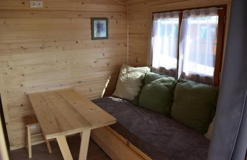 Vallon-en-Sully Bed & Breakfast | Les Roulottes des Ris