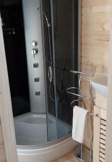 Vallon-en-Sully Bed & Breakfast | Les Roulottes des Ris