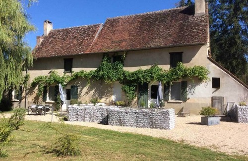 Jars House | Les Ruellés, a renovated former farmhouse in a green setting