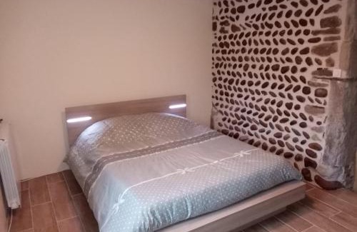 Saint-Bonnet-de-Valclerieux Apartment | Les Sentiers Drômois