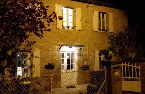 Saint-Pierre-Toirac Bed & Breakfast | Les Trois Prunelles