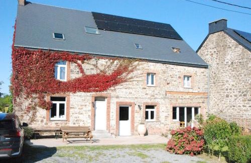 Bourseigne-Vieille House | Les Trois Voisins