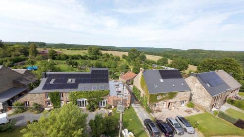 Bourseigne-Vieille House | Les Trois Voisins