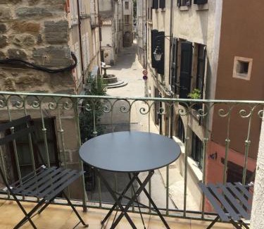 Les Vans Apartment | Les Vans - Charmant appartement au cœur du village