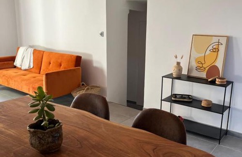 Les Vans Apartment | Les Vans - Charmant appartement au cœur du village