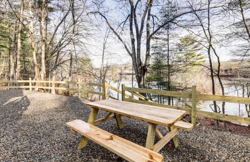 Mansfield Depot Apartment | Less Than 3 Mi to UConn Peaceful Home on Pine lake