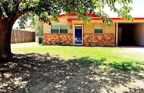 Big Spring House | Let D's Cozy Cottage Provide a Comfortable Stay!
