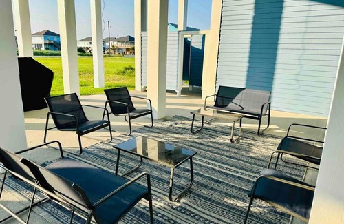 Crystal Beach House | Let's get Beachy!