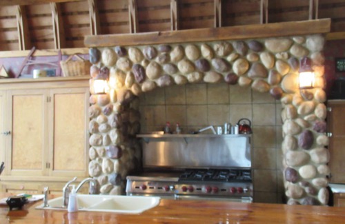 Iowa House | Let the beautiful country surround you!