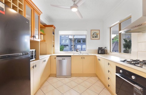 Cairns North Apartment | Letizia Lakes - Serene Poolside Apartment | Near Botanic Gardens & Town