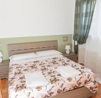 Sanremo Apartment | Leto's APARTMENT in Sanremo - parking & garden