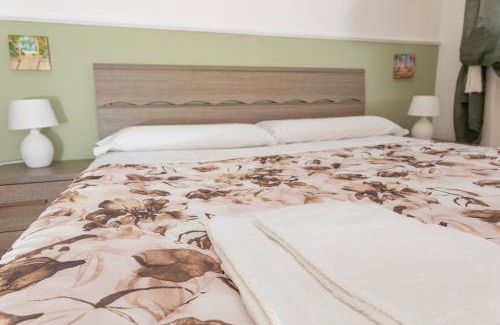 Sanremo Apartment | Leto's APARTMENT in Sanremo - parking & garden
