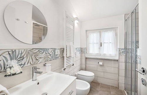 Corsanico Apartment | LEVANTE apartment finely furnished and enchanting sea view