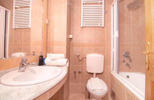 Sveti Stefan Bed & Breakfast | Levantin Inn 1-3 Room N3 Sea Side