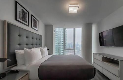 Near North Side Hotel | Level Chicago - Old Town
