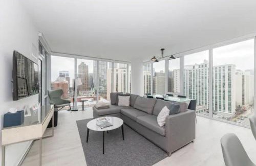 Near North Side Hotel | Level Chicago - Old Town