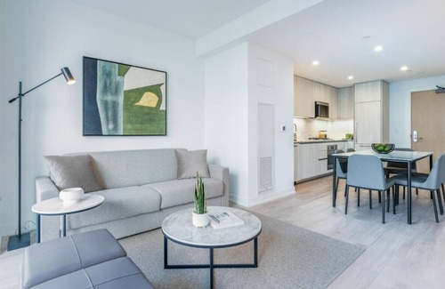 Downtown Long Beach Apartment | Level- Extended Stay Getaway. One Bedroom Suite