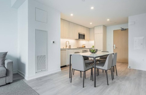 Downtown Long Beach Apartment | Level- Extended Stay Getaway. One Bedroom Suite
