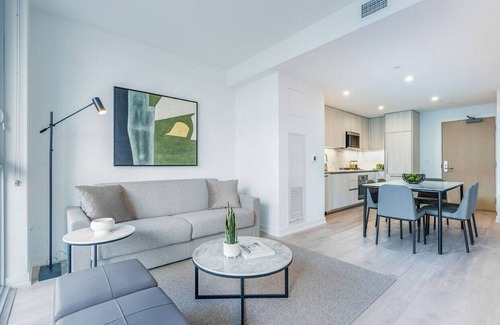 Downtown Long Beach Apartment | Level Long Beach- Gorgeous One Bedroom Suite by the Beach!