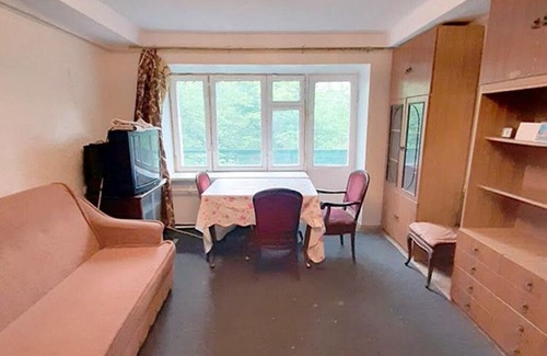Dniprovs'kyi District Bed & Breakfast | Levoberegna Station House in Київ