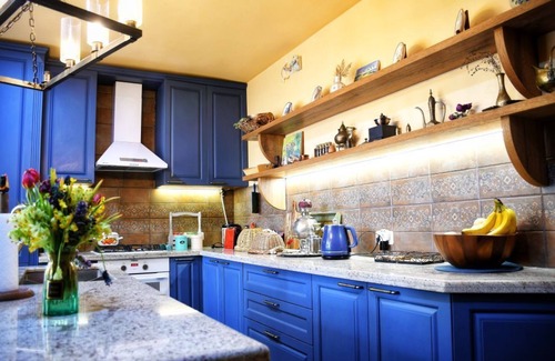 Parpi Apartment | Levon's Cathedral: Emerald Room