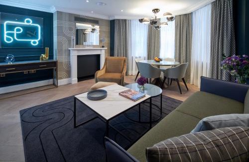 Kensington Apartment | Lexham Gardens by Cheval Maison