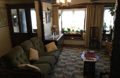 Staveley Bed & Breakfast | Li’le Hullets, 3 Seed Howe Cottages