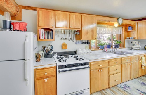 Libby House | Libby Home w/Mountain Views: Gazebo & Fire Pit!