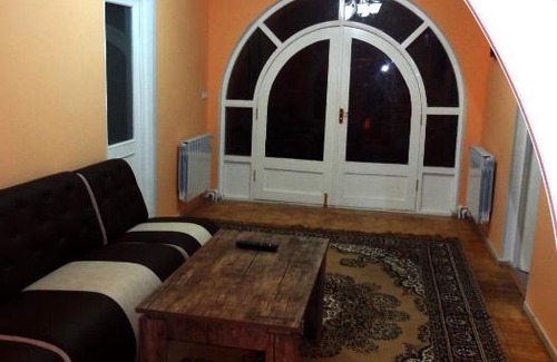 Oshakan House | LIBERAL WHITE HOUSE