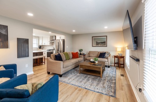 Arnold House | Liberty Call has multiple gathering spaces, screened-in porch and parking