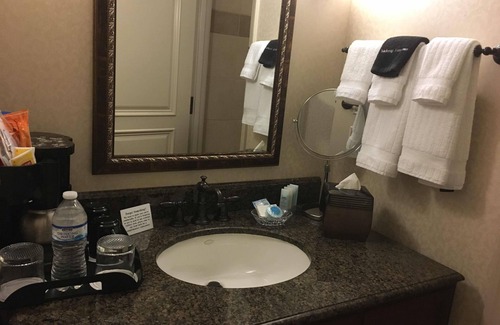 Cleburne Hotel | Liberty Hotel, an Ascend Collection Hotel