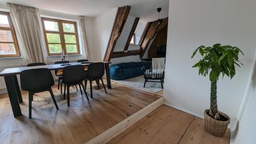 Innenstadt Apartment | LIBORIA I Als Gruppe im Denkmal Augsburgs