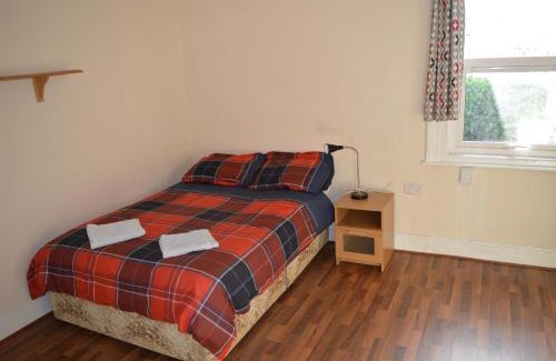 Phibsborough House | Library View Villa Holiday Home