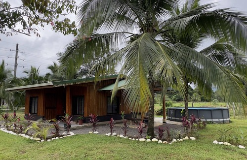 Penjamo Cabin | Libu Home Lake and Mountain View