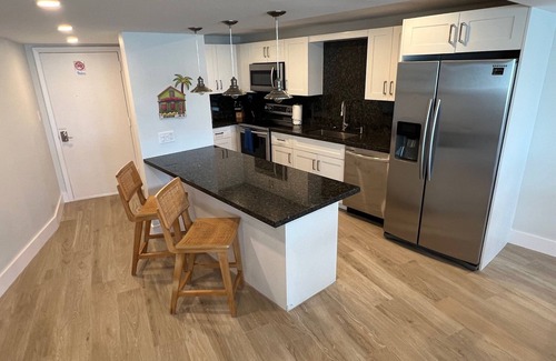 Key Largo Condo | LICENSED MGER - MODERN 2/2 OCEANFRONT SUITE! OCEAN & MARINA VIEWS! 2 KING BEDS!
